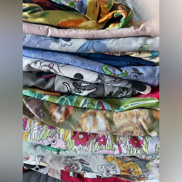 Scrub Tops Scrub Tops Scrub Tops - Picture 2 of 4